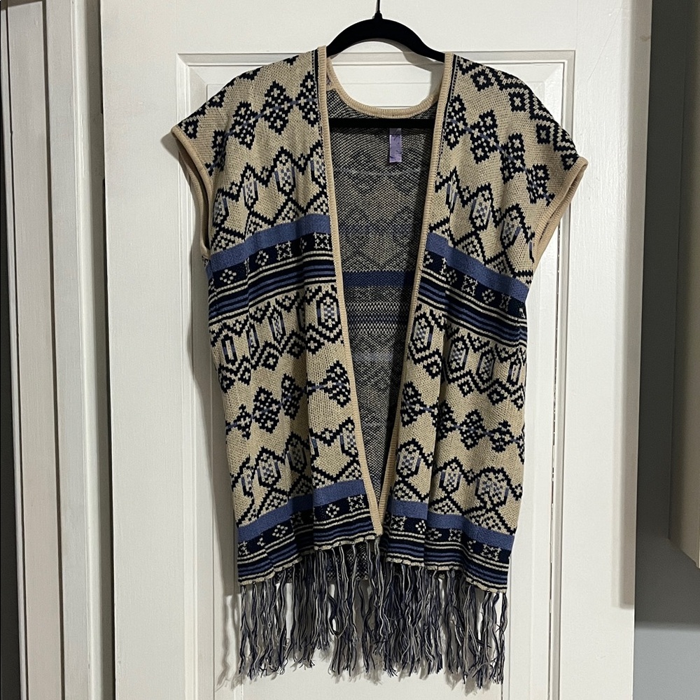 LIGHTLY WORN | Beige and Blue Patterned Cardigan